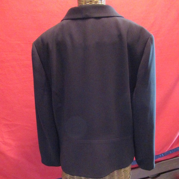 Henry Lee Women's Black Blazer - Picture 3 of 11